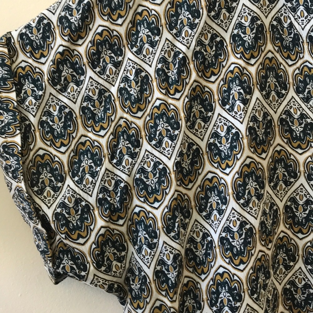 Patterned Top - Picture 2 of 5
